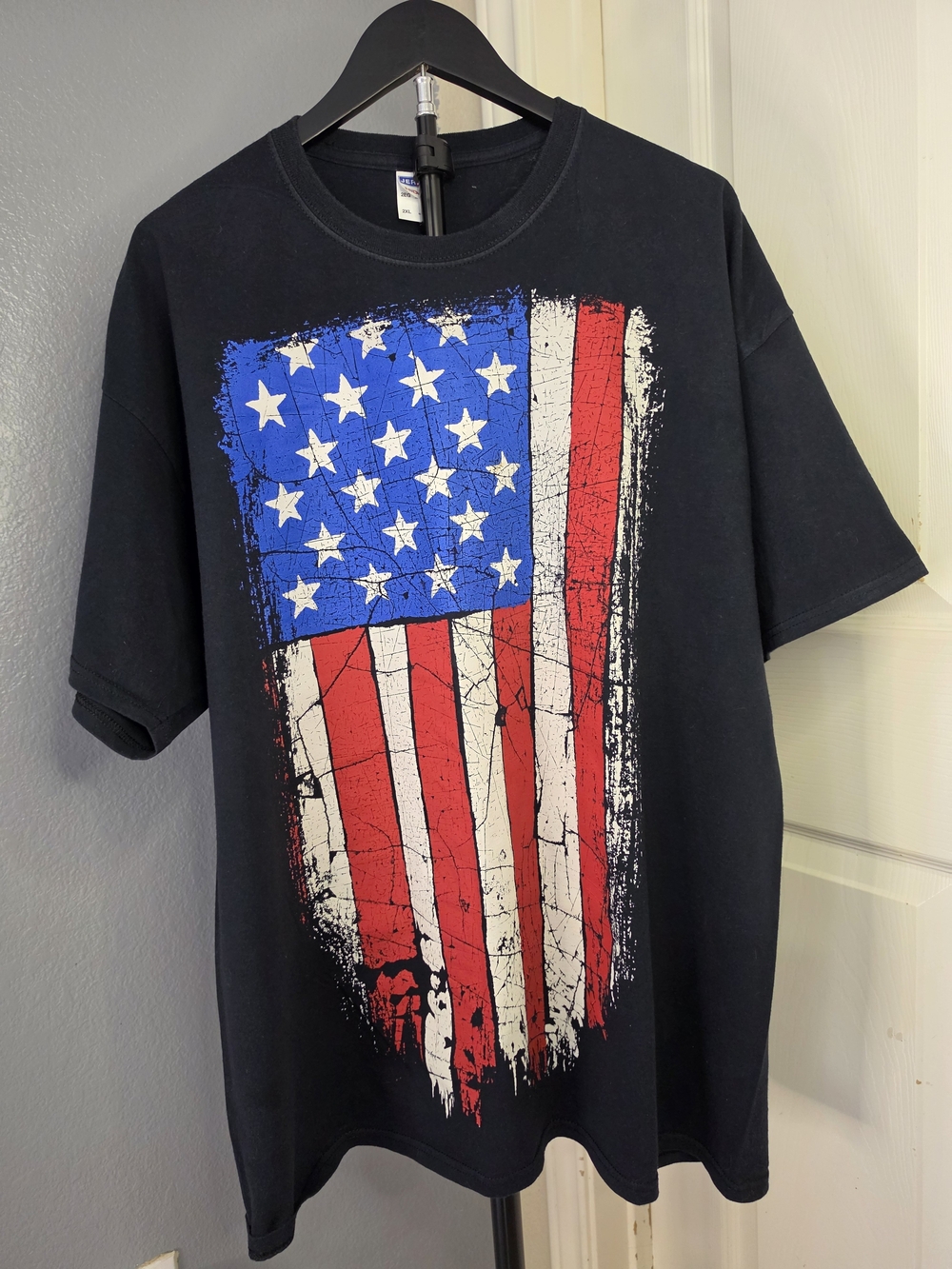 Jerzees Mens 2XL American Flag T-Shirt Distressed Vertical USA Graphic Black Tee